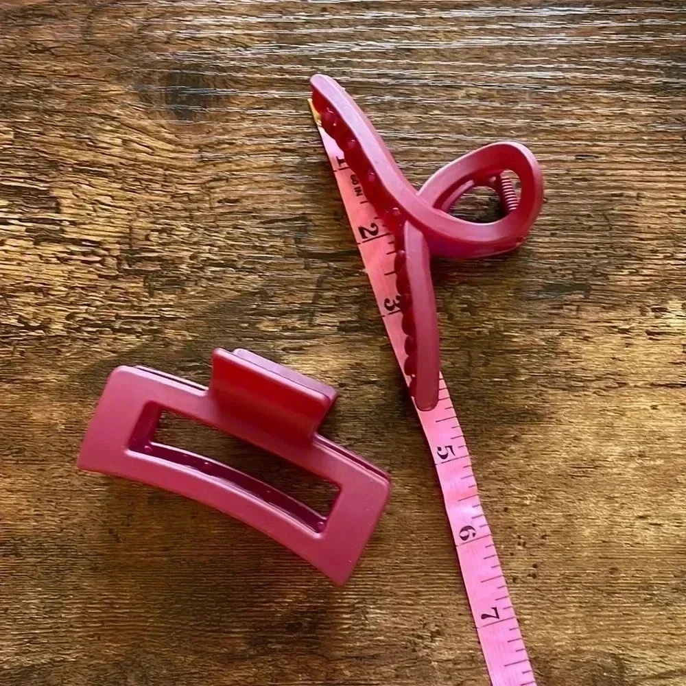 ❤️ NEW 2/$20 or 3/$25 Matte Dark Red Hair Claw Duo Pair